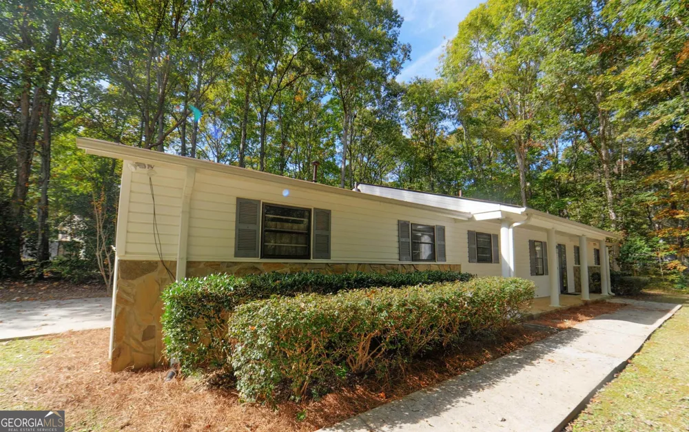 125 Brooks DR Tyrone, GA 30290