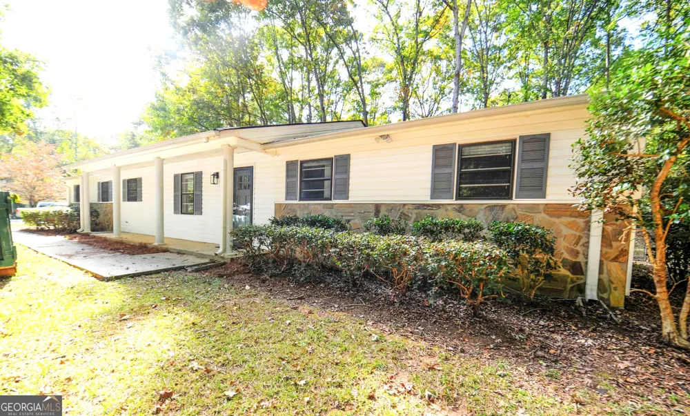125 Brooks DR Tyrone, GA 30290