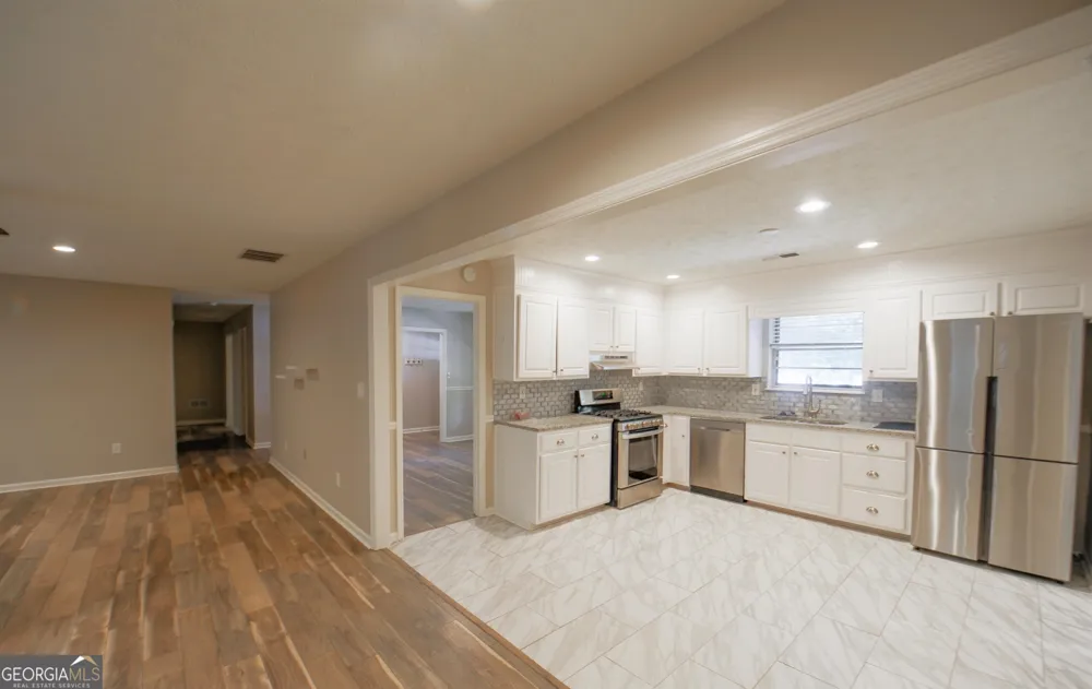 125 Brooks DR Tyrone, GA 30290