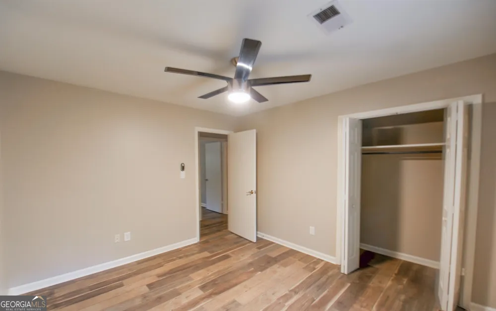 125 Brooks DR Tyrone, GA 30290