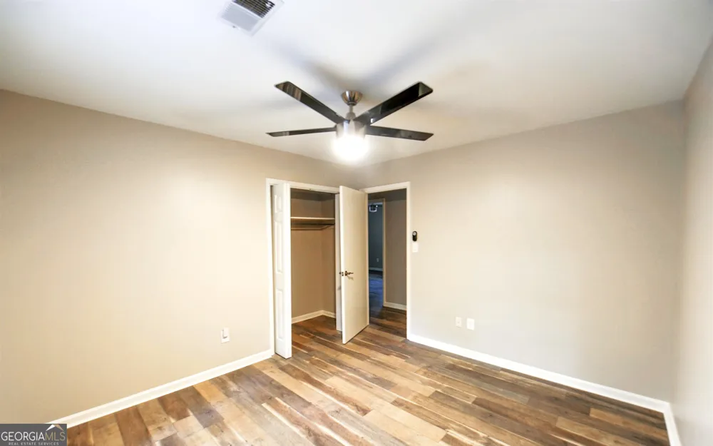 125 Brooks DR Tyrone, GA 30290