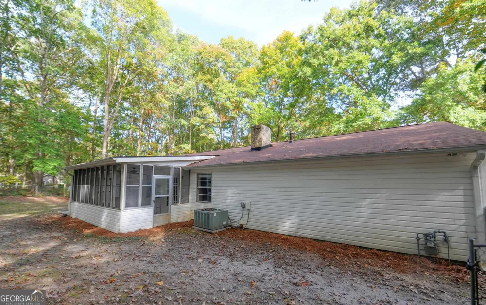 125 Brooks DR Tyrone, GA 30290