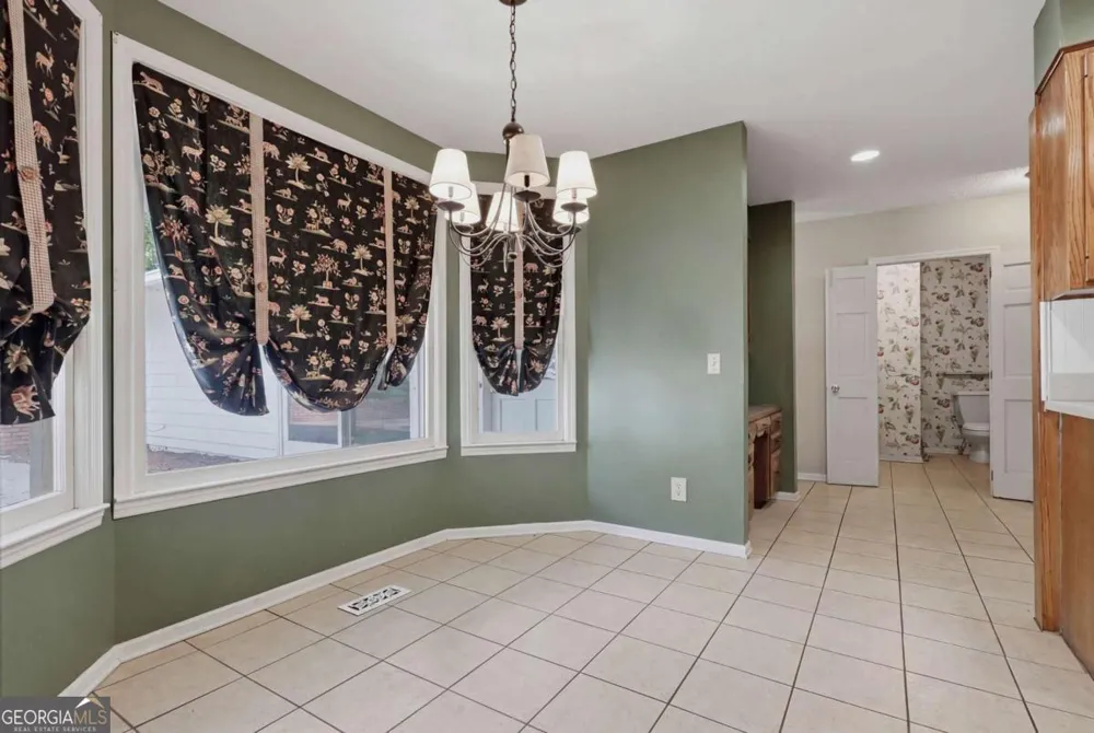 315 E College AVE Ashburn, GA 31714