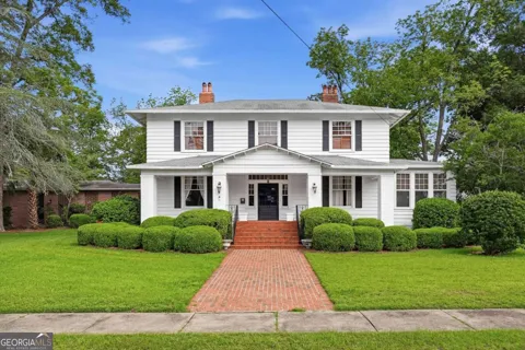 315 E College AVE