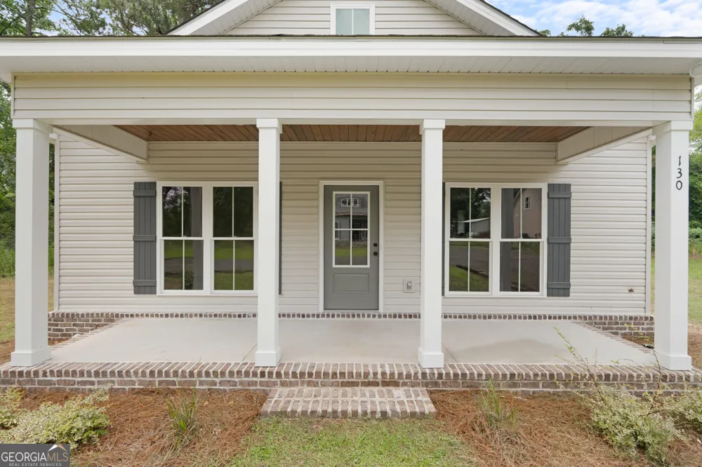 130 Woods AVE Portal, GA 30450