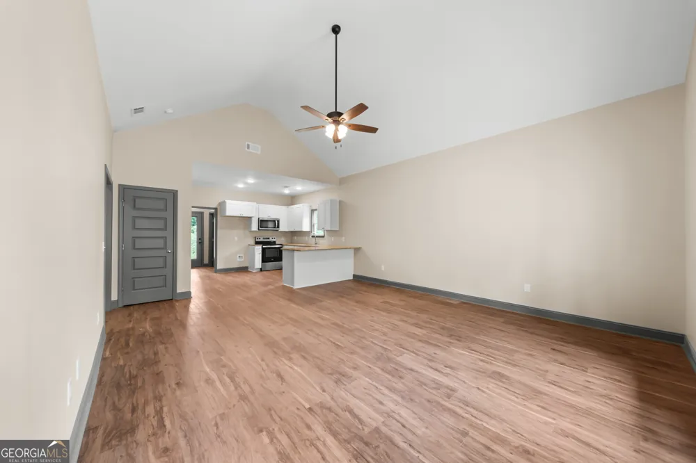 130 Woods AVE Portal, GA 30450