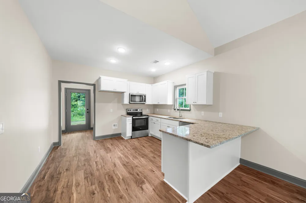 130 Woods AVE Portal, GA 30450