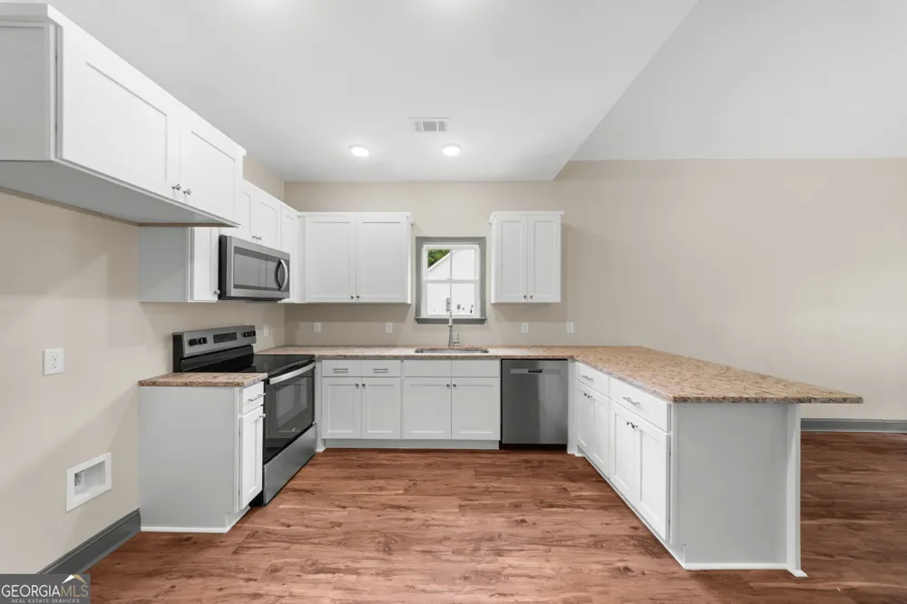 130 Woods AVE Portal, GA 30450