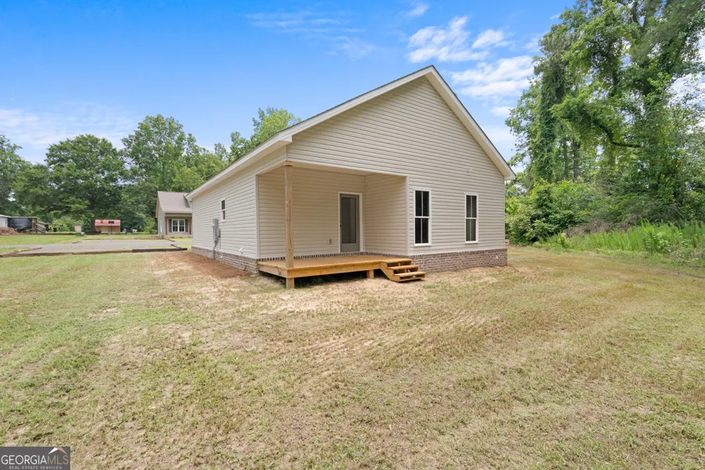 130 Woods AVE Portal, GA 30450