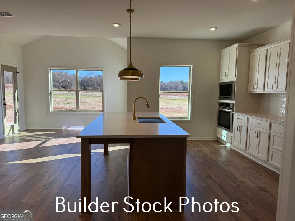 753 Hopewell RD Forsyth, GA 31029