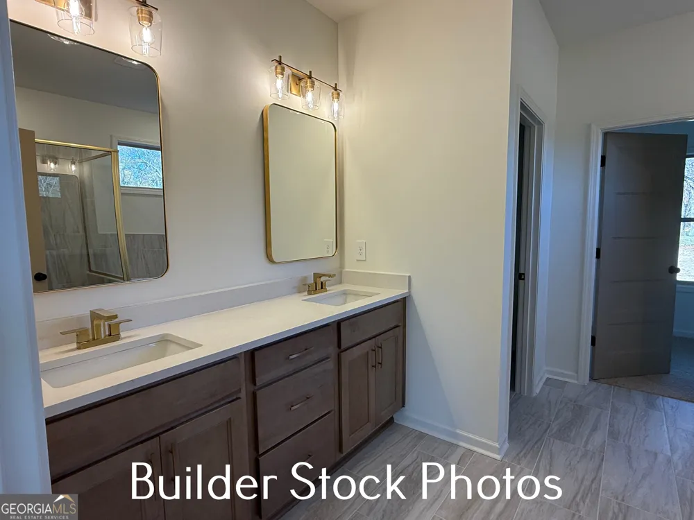 753 Hopewell RD Forsyth, GA 31029