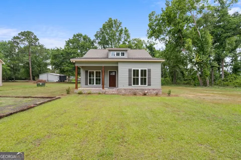 126 Woods AVE
