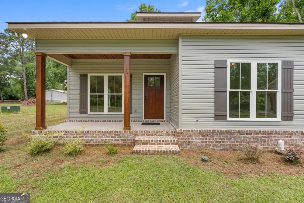 126 Woods AVE Portal, GA 30450