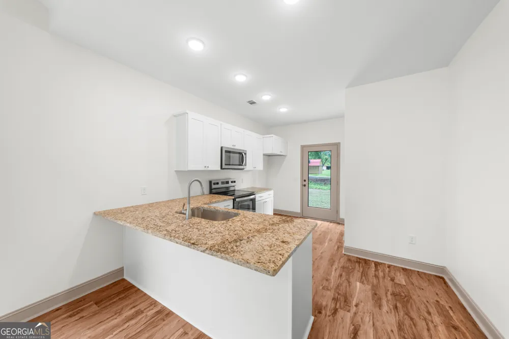 126 Woods AVE Portal, GA 30450