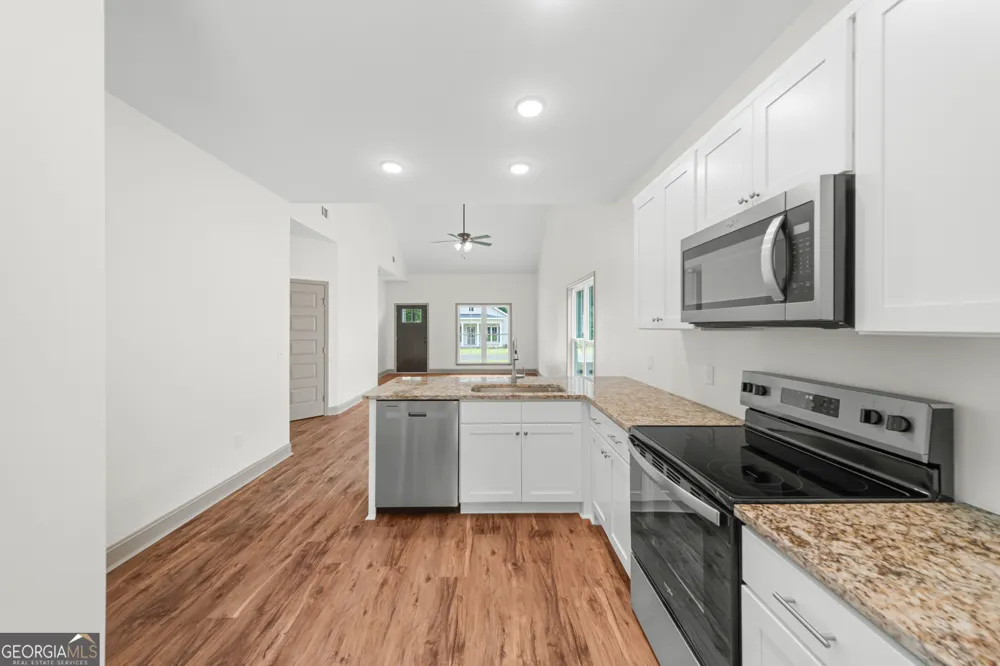 126 Woods AVE Portal, GA 30450