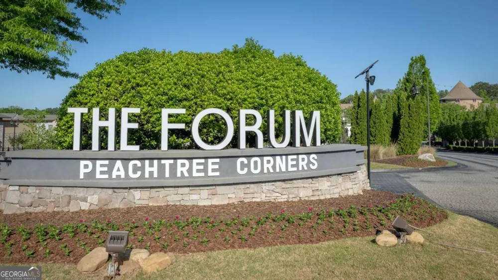 5639 PEACH ORCHARD TRL Peachtree Corners, GA 30092