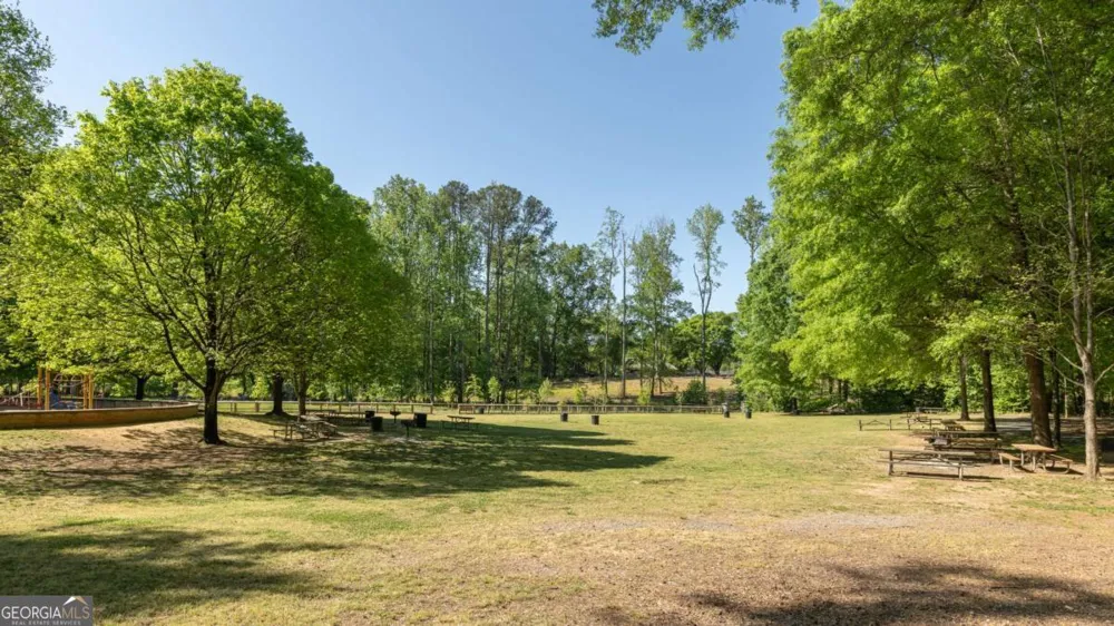 5639 PEACH ORCHARD TRL Peachtree Corners, GA 30092