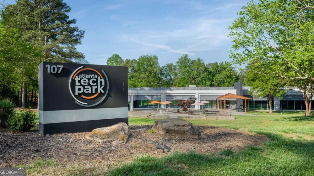 5639 PEACH ORCHARD TRL Peachtree Corners, GA 30092