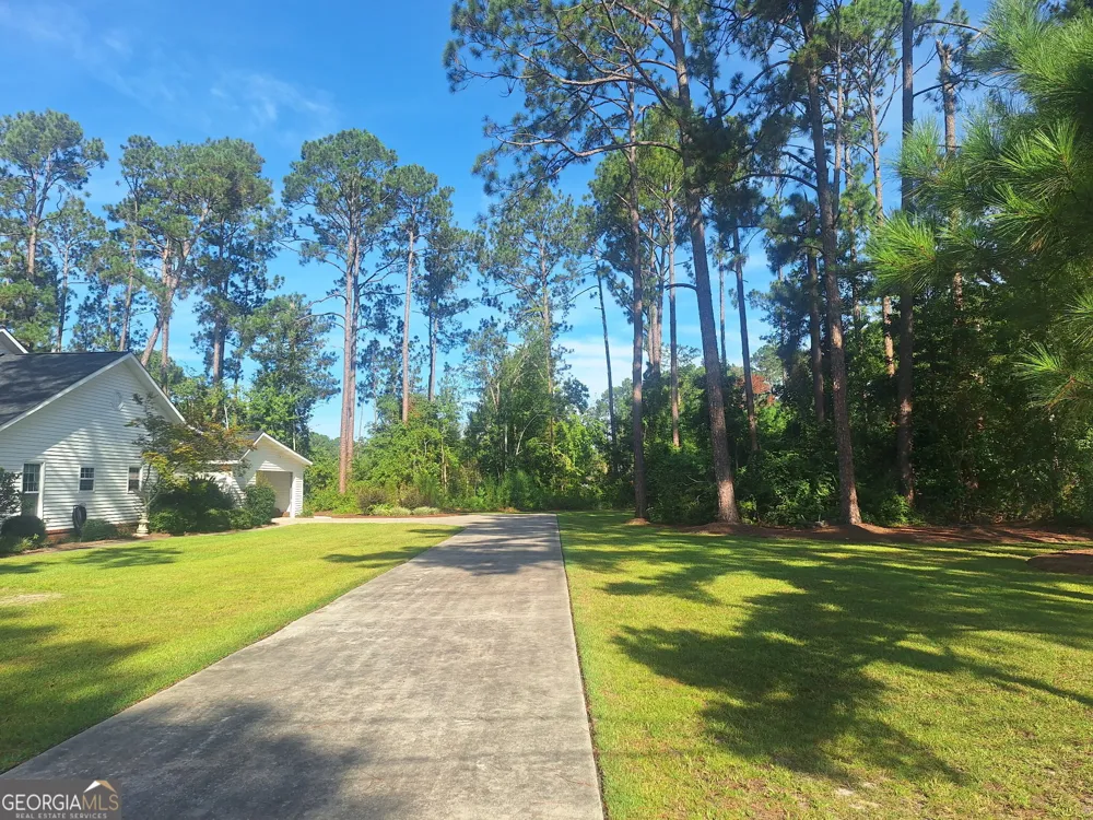 250 Weatherly DR Baxley, GA 31513