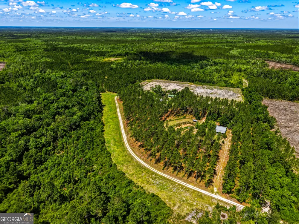 88 Minnesota RD Screven, GA 31560