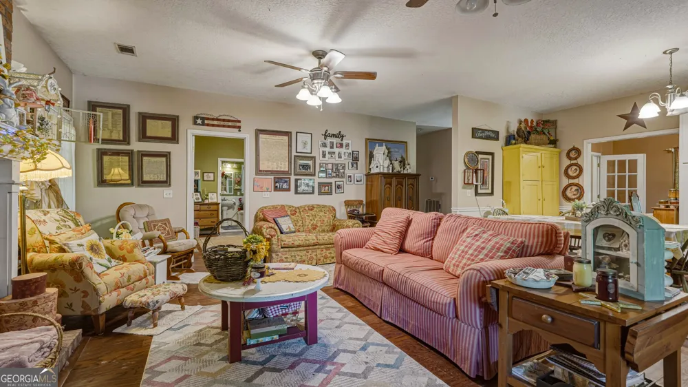 88 Minnesota RD Screven, GA 31560