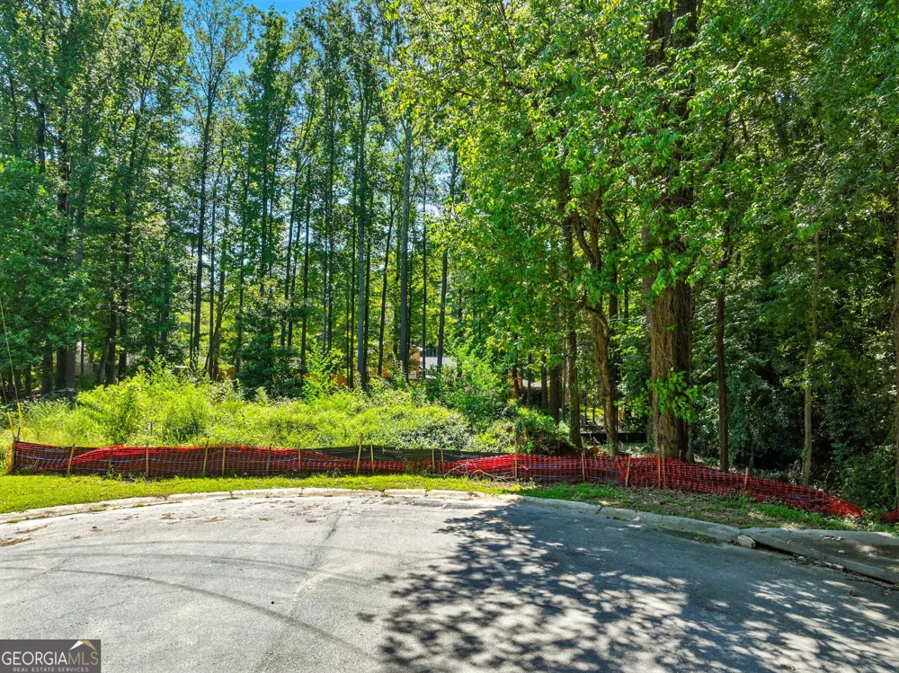 1034 Redwood CT Norcross, GA 30093