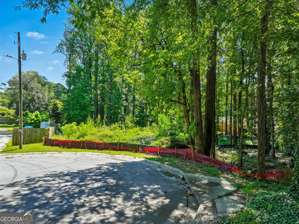 1034 Redwood CT Norcross, GA 30093