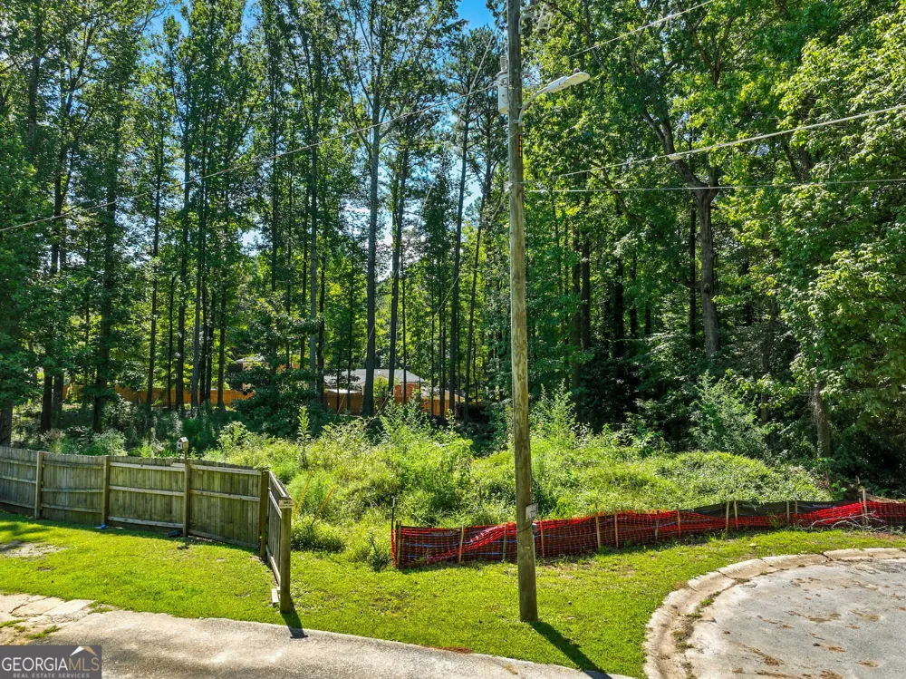 1034 Redwood CT Norcross, GA 30093
