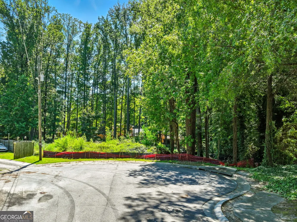 1034 Redwood CT Norcross, GA 30093