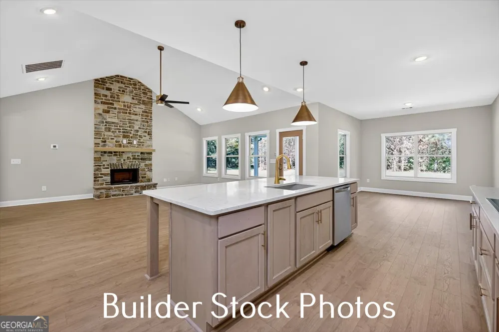 823 Hopewell RD Forsyth, GA 31029