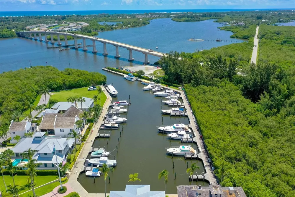 9260 E Marsh Island Drive Vero Beach, FL 32963