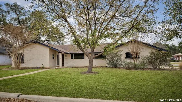 602 Moorside Windcrest, TX 78239