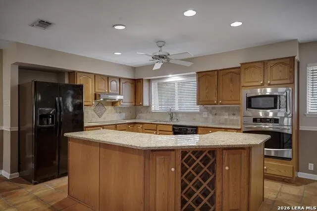 602 Moorside Windcrest, TX 78239