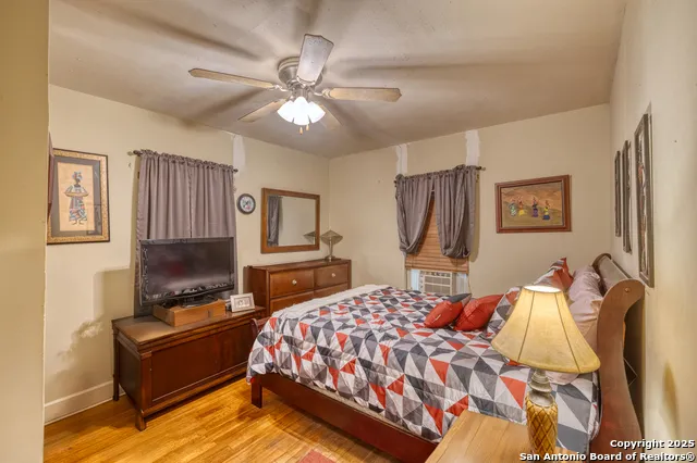 1104 Avenue S Hondo, TX 78861