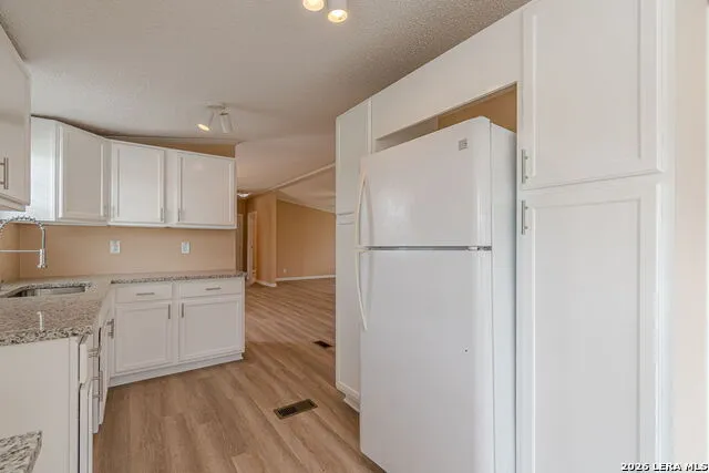 938 Patricia Ann Dr Poteet, TX 78065