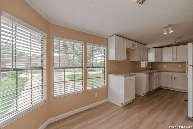 938 Patricia Ann Dr Poteet, TX 78065