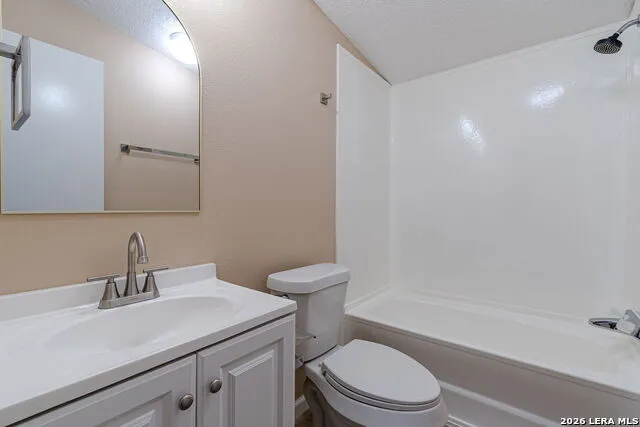 938 Patricia Ann Dr Poteet, TX 78065
