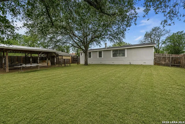 938 Patricia Ann Dr Poteet, TX 78065