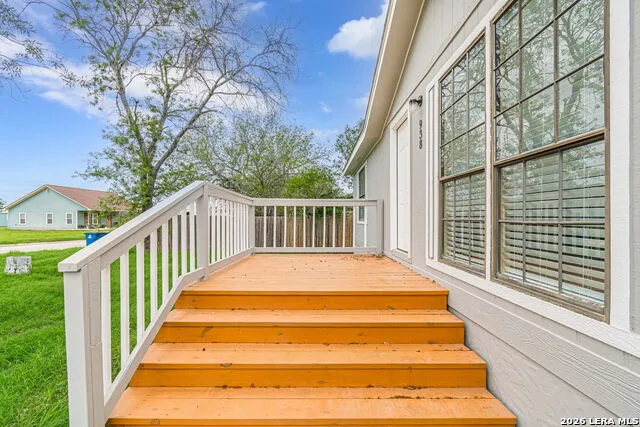 938 Patricia Ann Dr Poteet, TX 78065