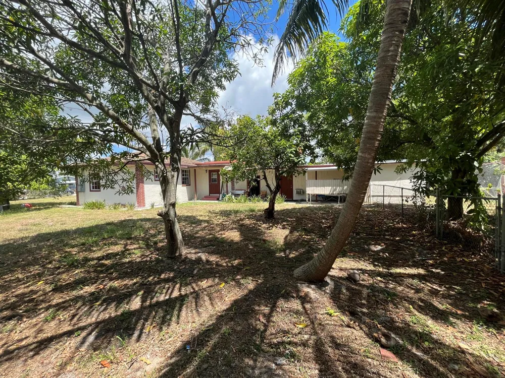 821 SW 4th Avenue Delray Beach, FL 33444