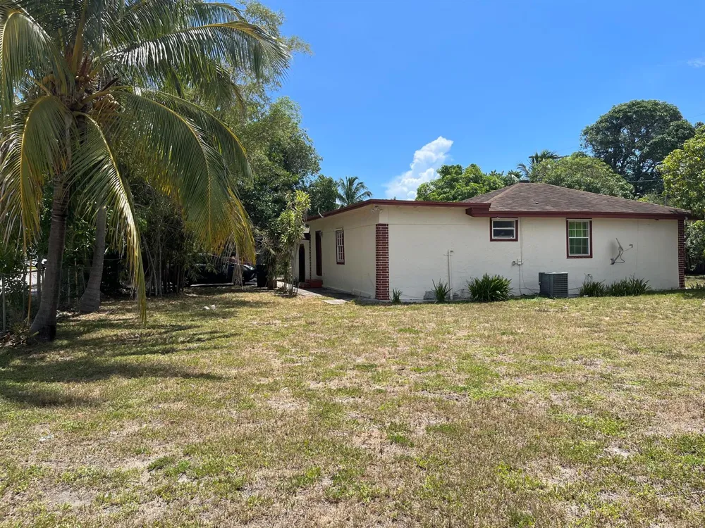 821 SW 4th Avenue Delray Beach, FL 33444