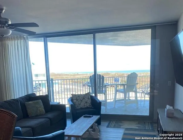 800 Sandcastle Dr #104 Port Aransas, TX 78373