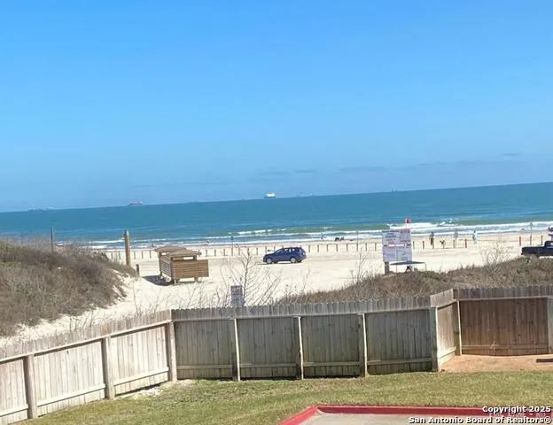 800 Sandcastle Dr #104 Port Aransas, TX 78373