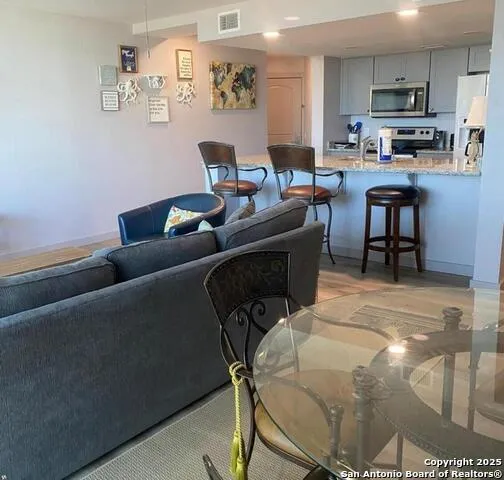 800 Sandcastle Dr #104 Port Aransas, TX 78373