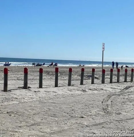 800 Sandcastle Dr #104 Port Aransas, TX 78373