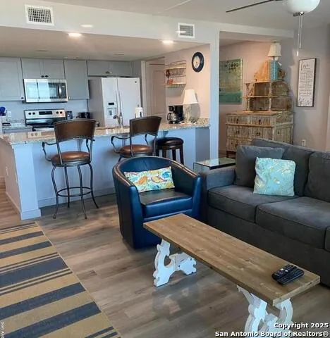 800 Sandcastle Dr #104 Port Aransas, TX 78373
