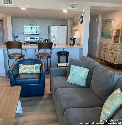 800 Sandcastle Dr #104 Port Aransas, TX 78373
