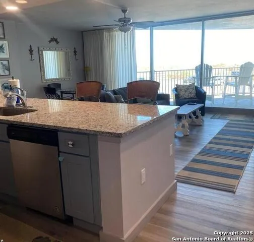 800 Sandcastle Dr #104 Port Aransas, TX 78373