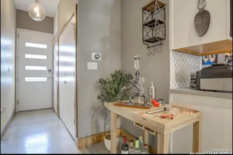 1542 Alamo Unit 203
