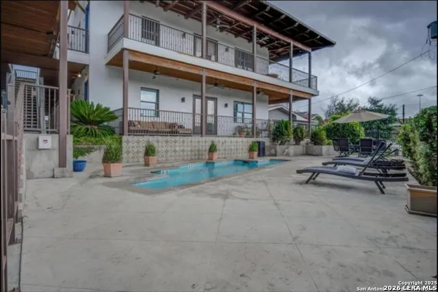 1542 Alamo Unit 203 San Antonio, TX 78215